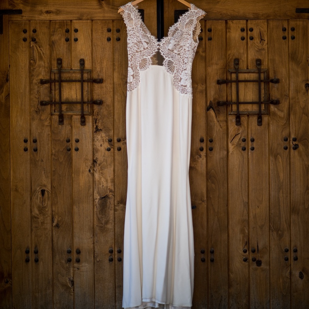 Elegant White Lace Bodice Wedding Dress